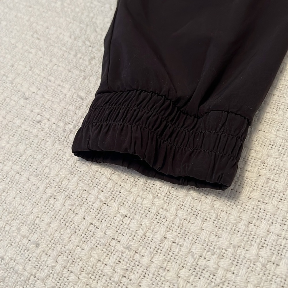 Athleta Black Jogger Pants with Elastic Waist Size 8 - Picture 7 of 16